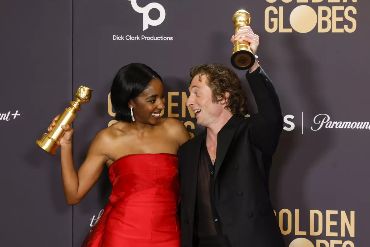 'The Bear' stars Ayo Edebiri and Jeremy Allen White