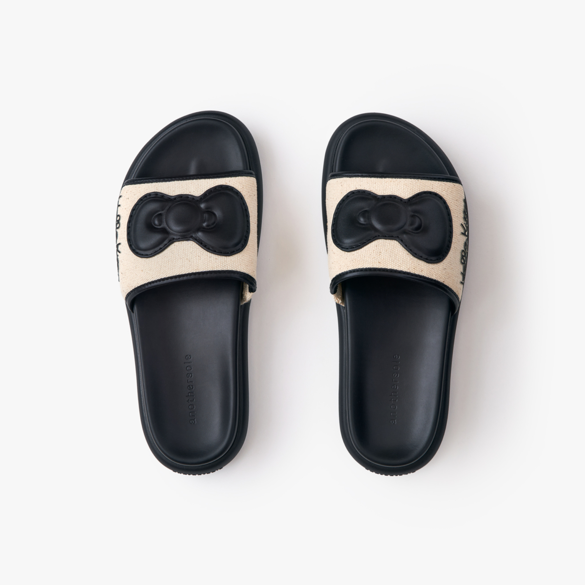 ANEW Hello Kitty Marshmallow (Black)