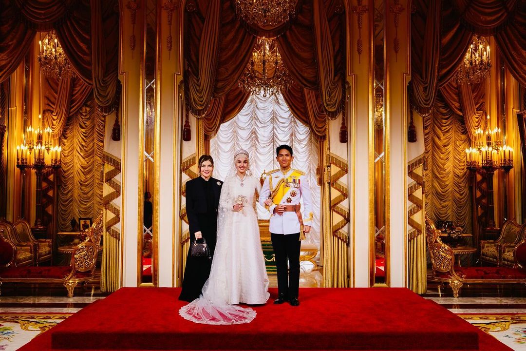 Flower Diamond founder, Belinda Chua, with the newlyweds