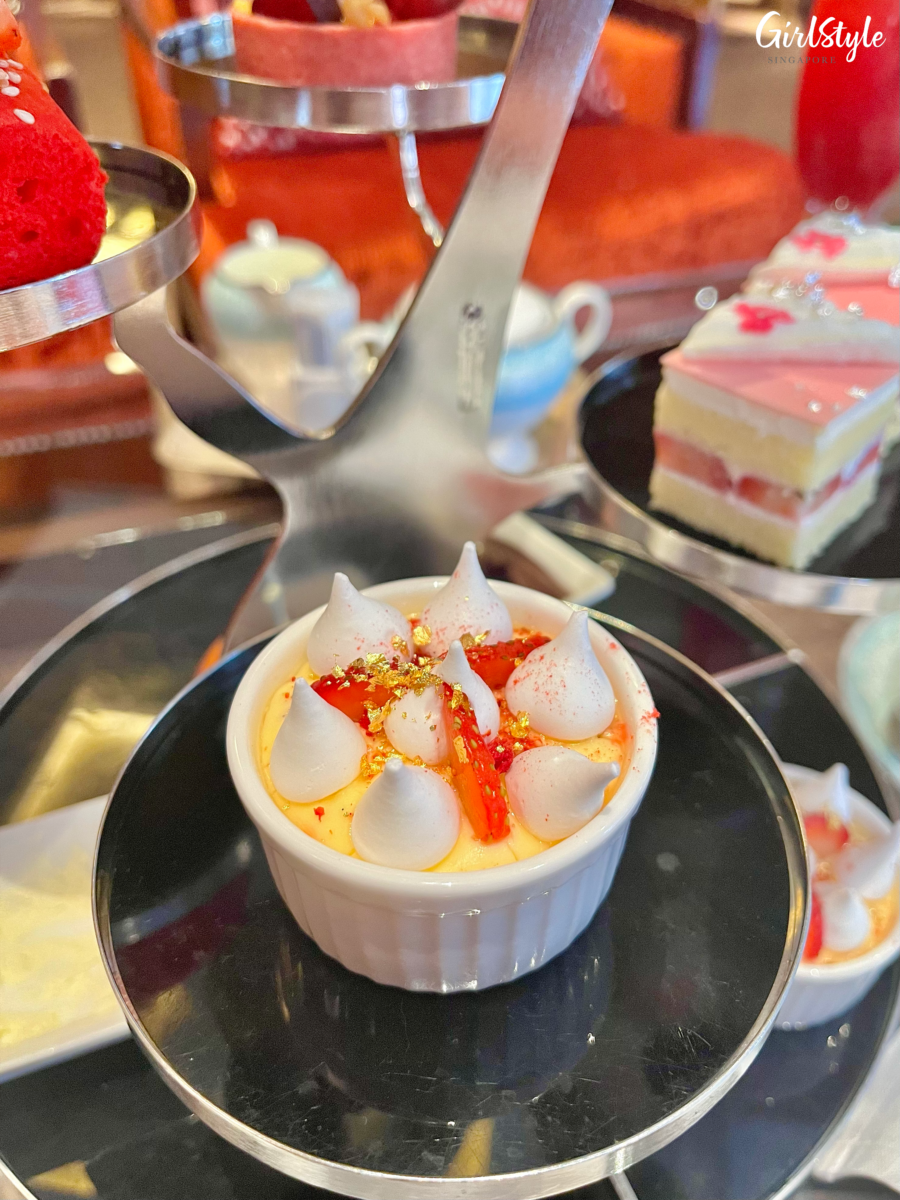 Strawberry Meringata