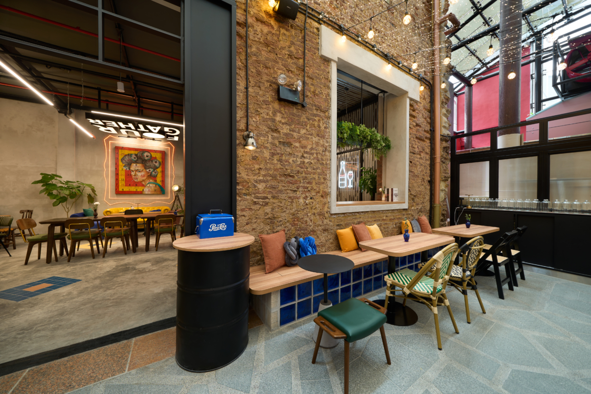 Fourgather’s lounge