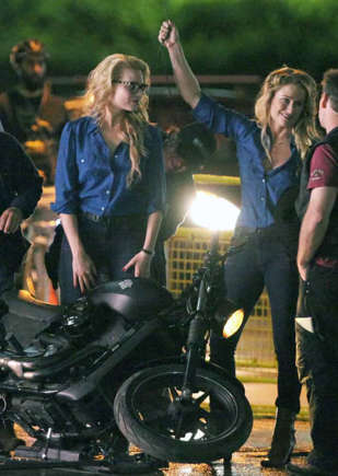 Margot Robbie with her stunt double Ingrid Kleinig