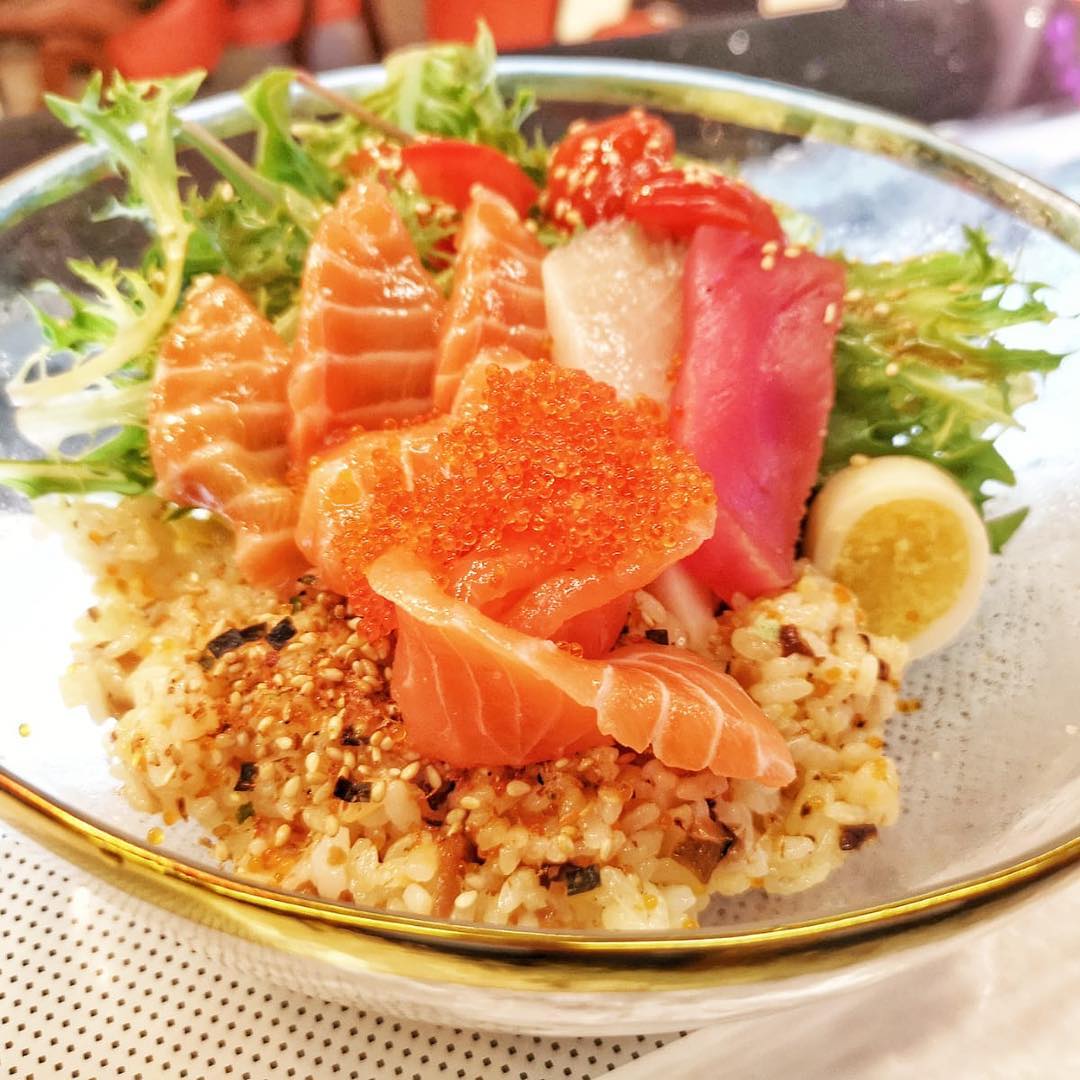 Custom chirashi bowl