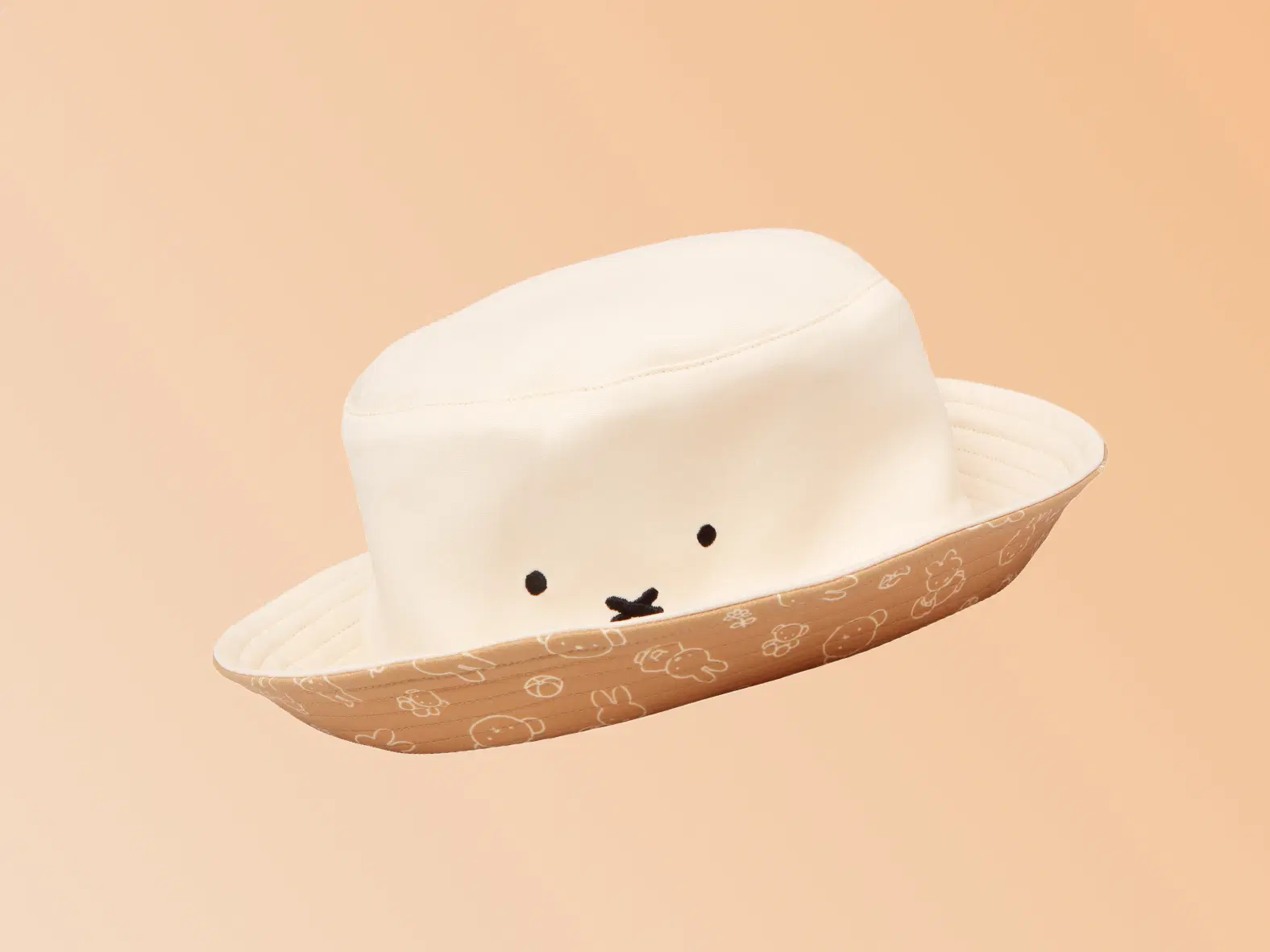 Reversible bucket hat