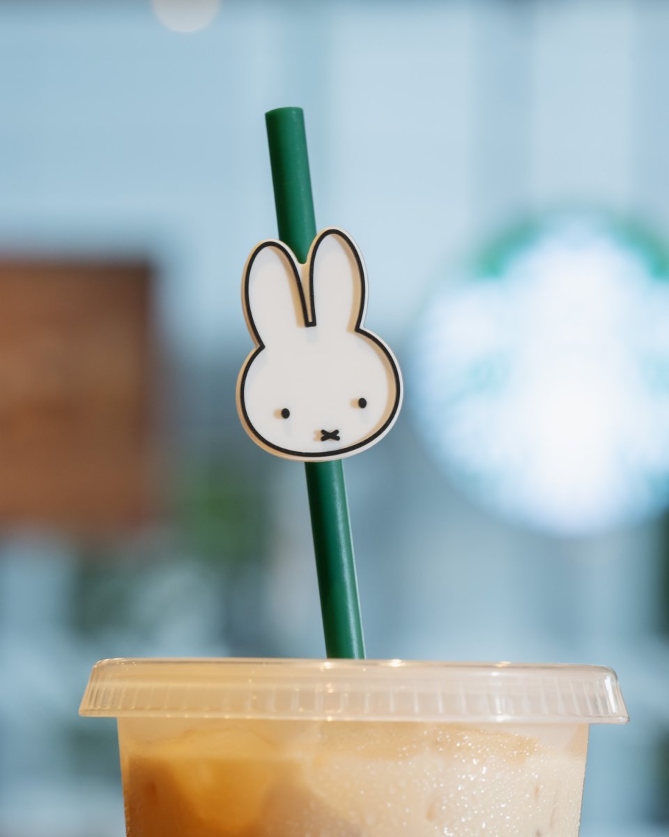 Miffy straw clip and green straw