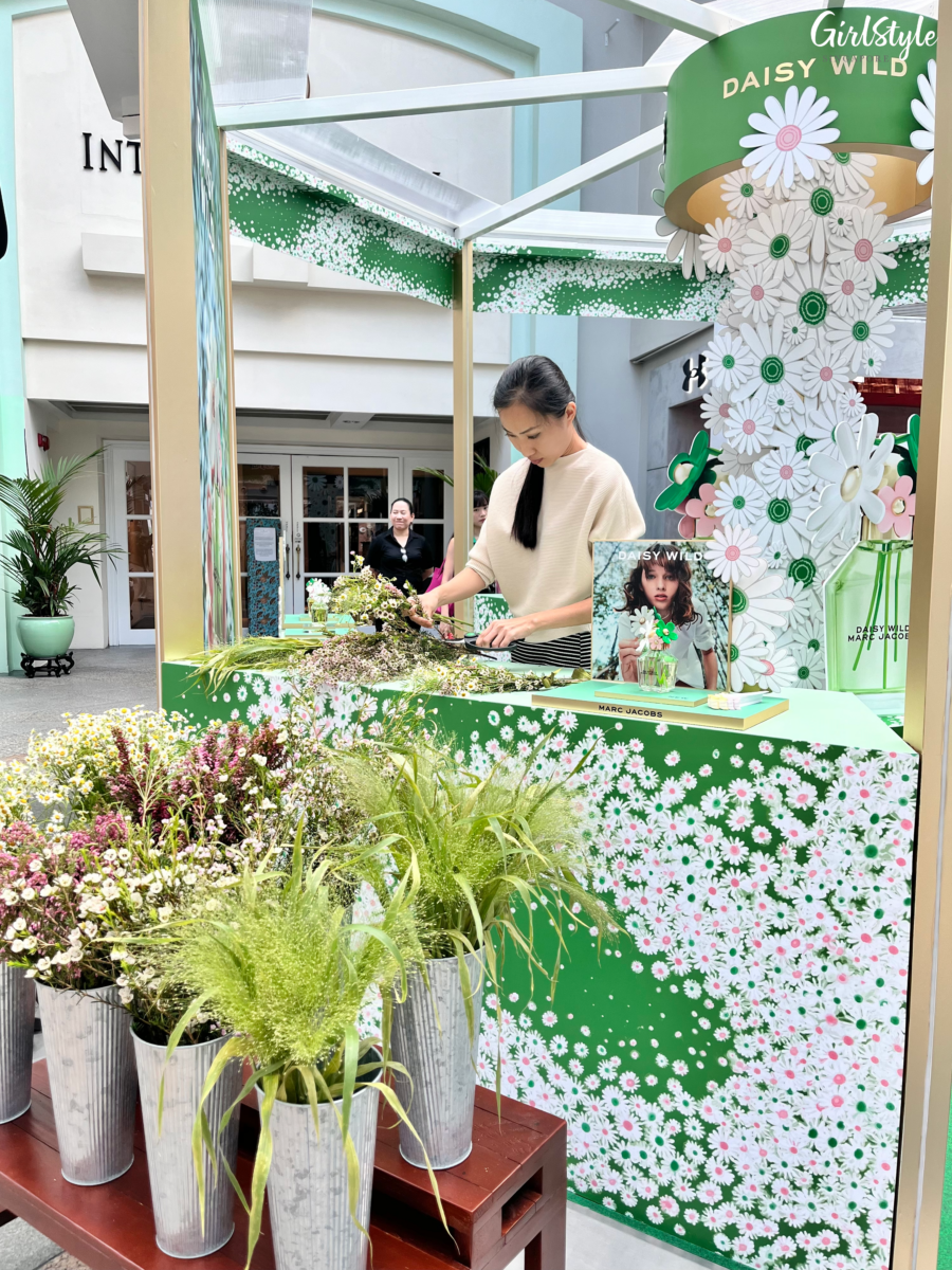 Florist at work at the Marc Jacobs Daisy Wild EDP pop-up