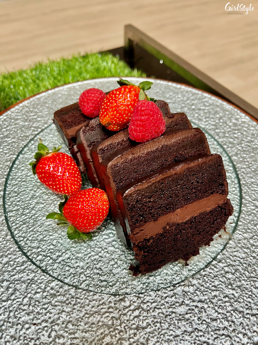 Chocolate gateau