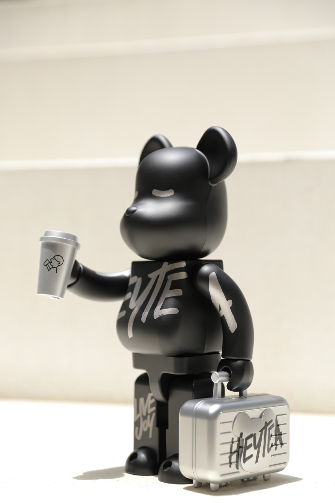 HEYTEA x BE@RBRICK figure