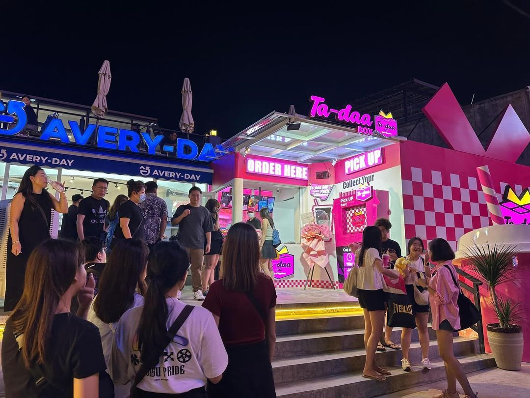  Tadaa Box is located in Avery-Day convenience store