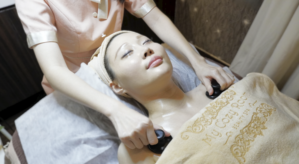 Ultimate Pore Extraction Facial