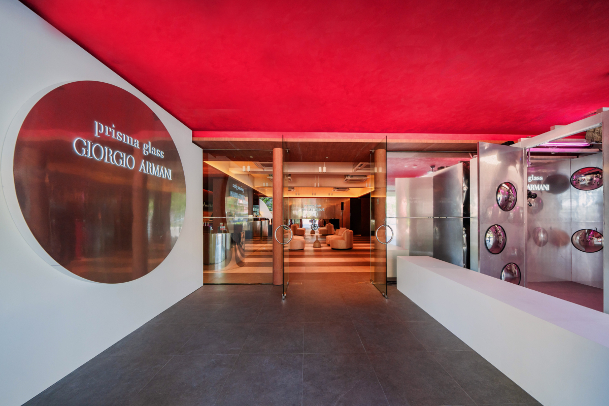 Armani Beauty Prisma Glass Pop-up