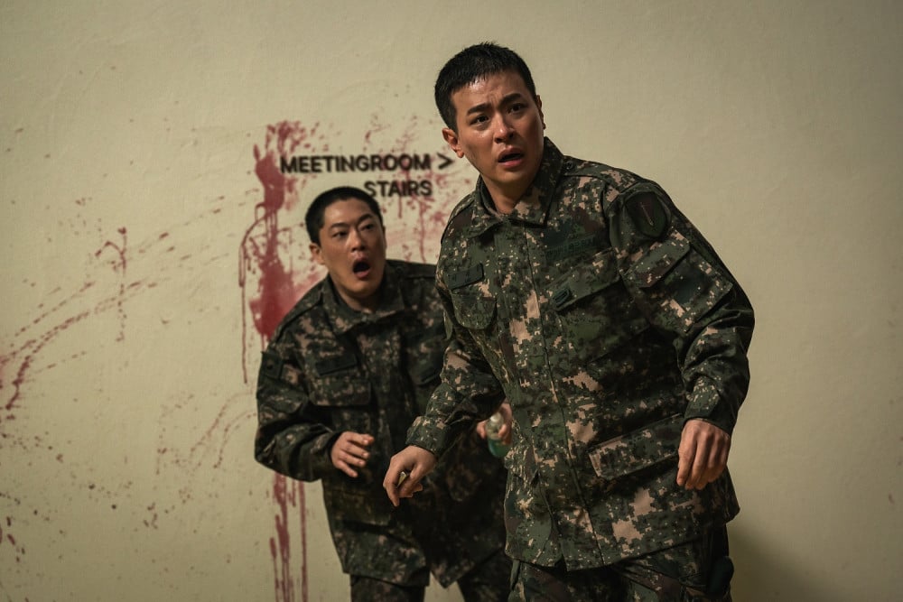 Park Jeong-min and Im Sung-jae in 'Newtopia'