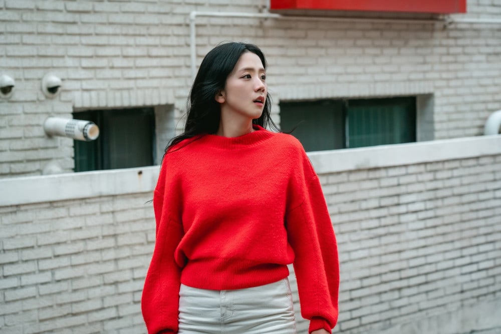 Jisoo in Newtopia first look