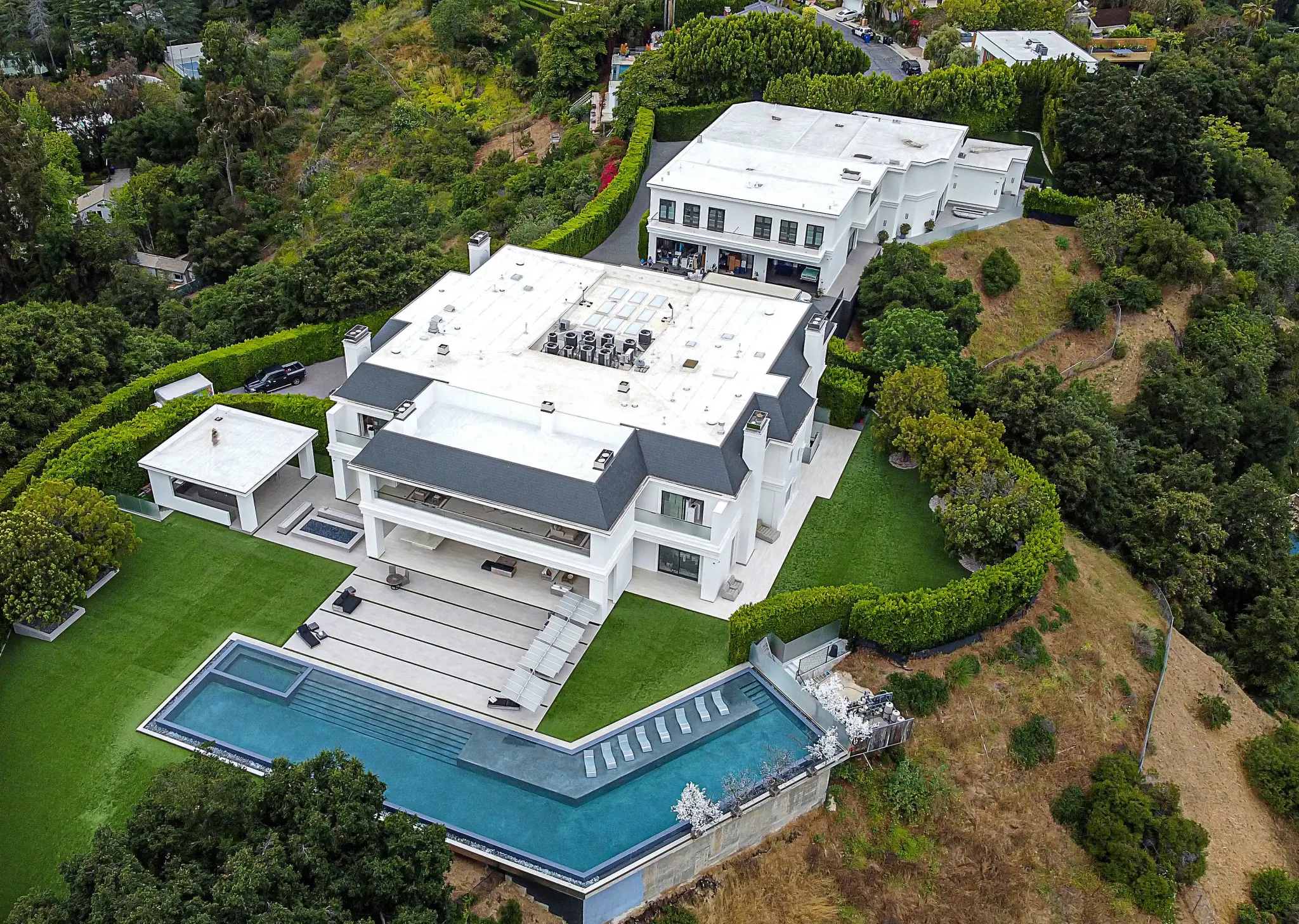 An aerial view of Jennifer Lopez and Ben Affleck's Beverly Hills mansion