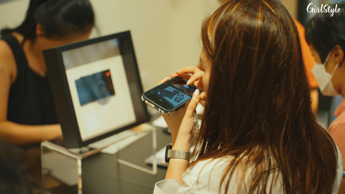 Leica papercraft activity