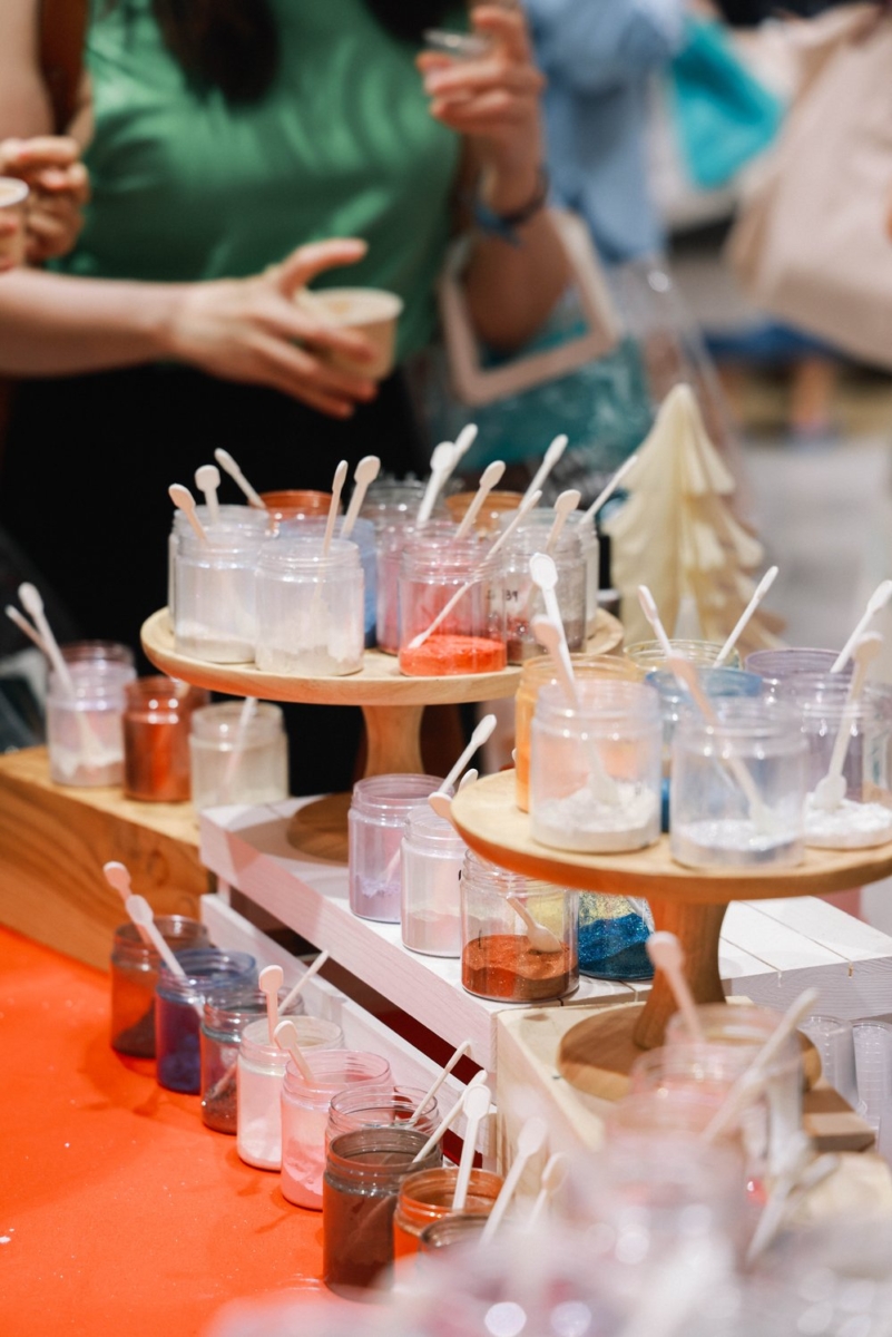 Mix and match your own nail and gel polish at Lacquerland