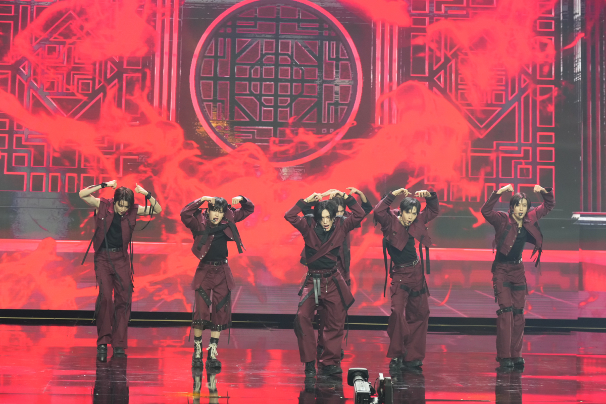 Riize performing at the 2024 MAMA Awards