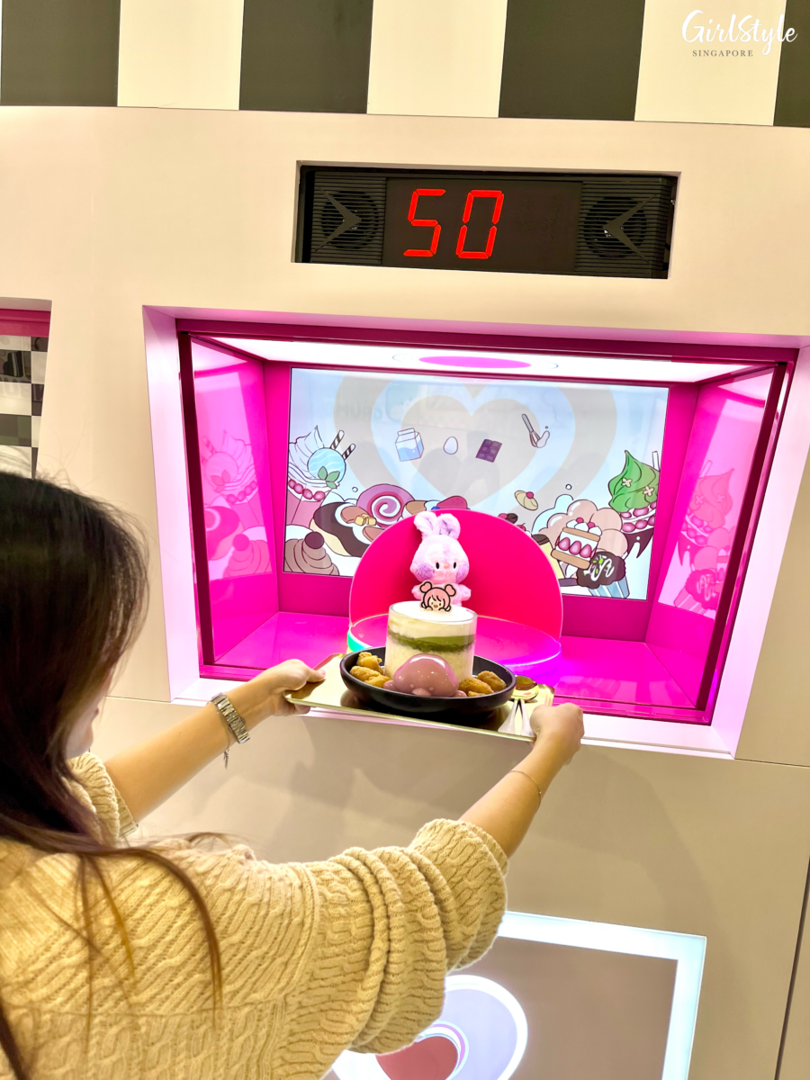 Bingsu and free plushie revealed in the Nana & Friends Cafe vending machine