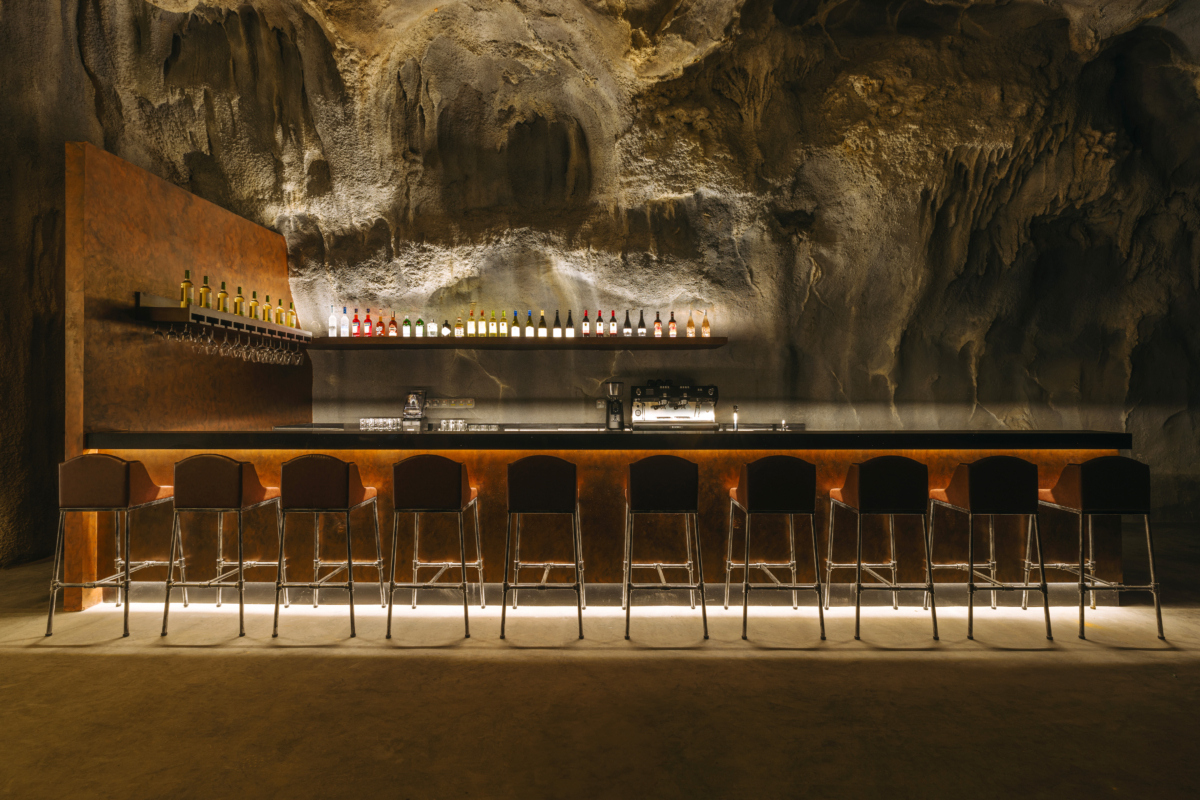 Cavern Restaurant bar