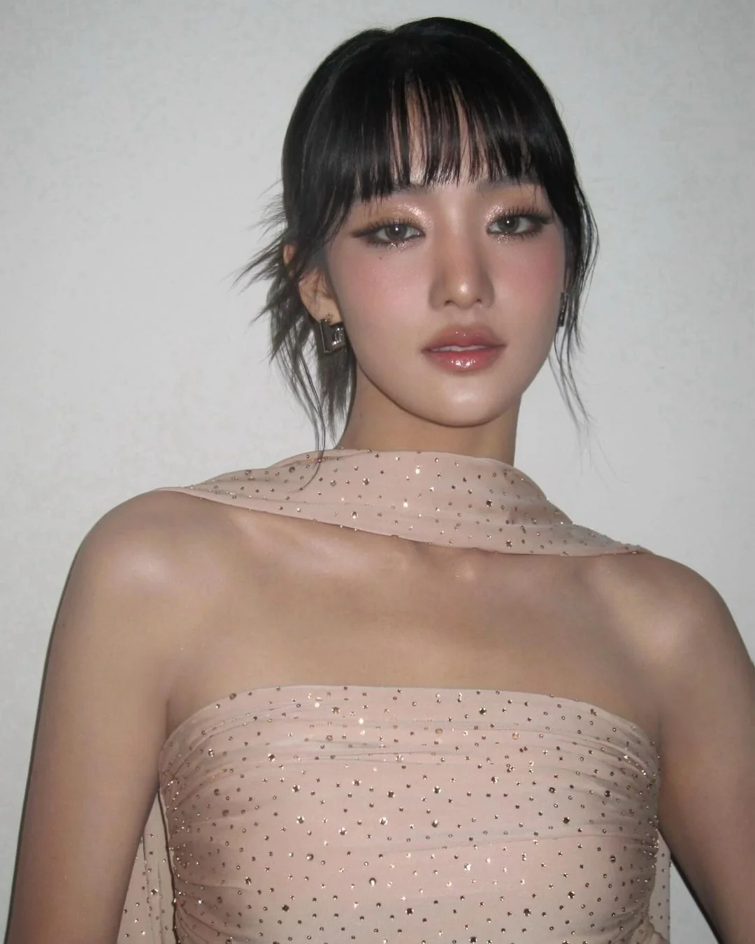 (G)I-DLE's Minnie rocking the soft grunge look