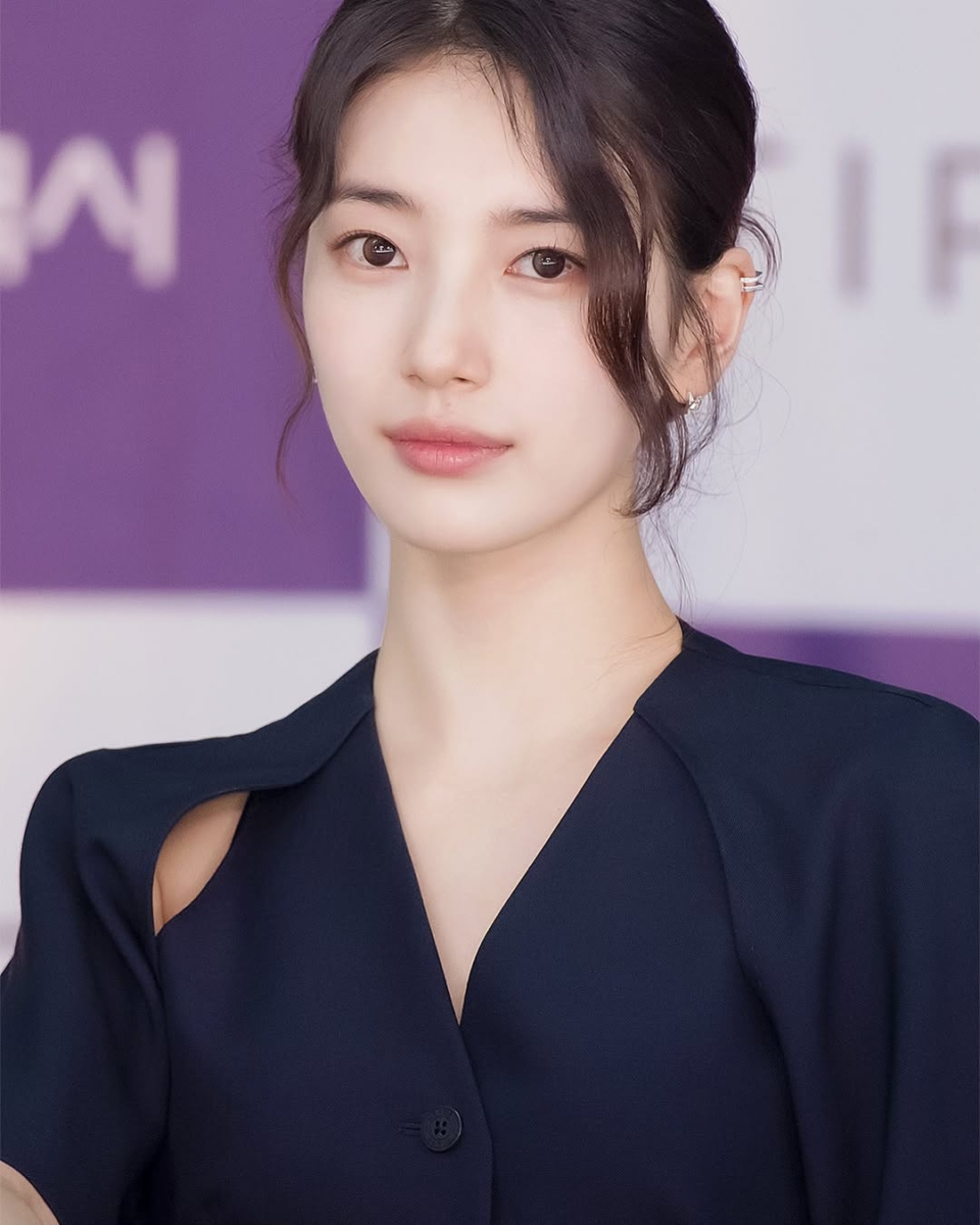 Suzy Bae spotted rocking the blurry lips trend