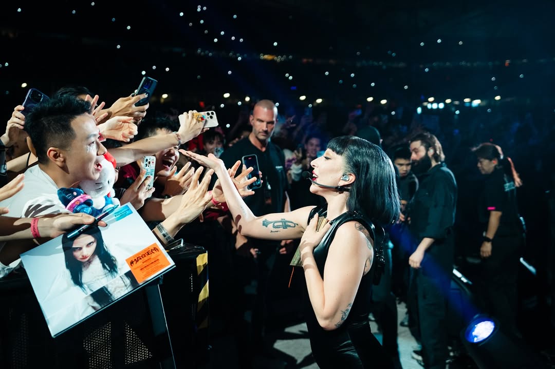 Lady Gaga interacting with fans