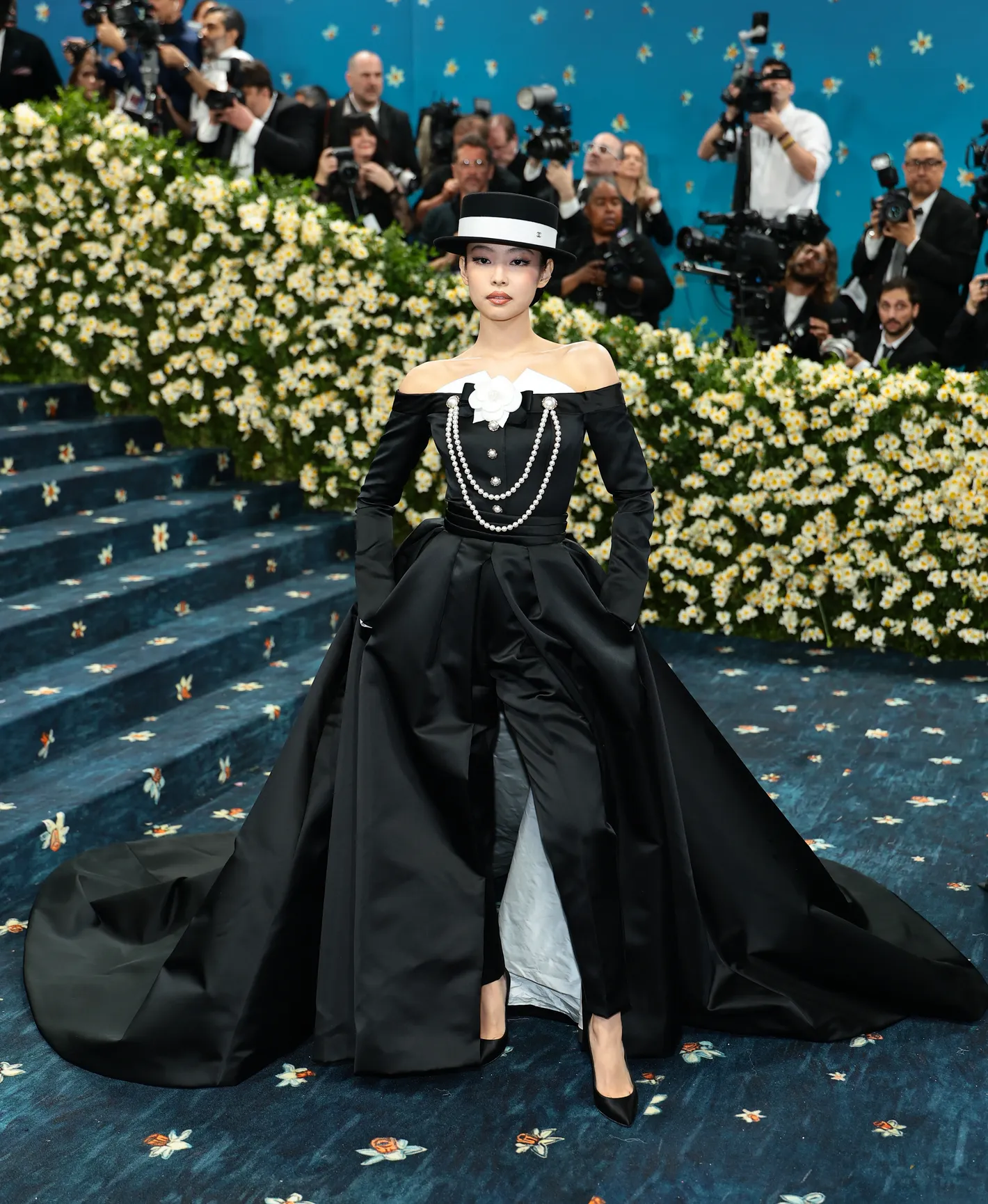 Jennie in Chanel at the Met Gala 2025