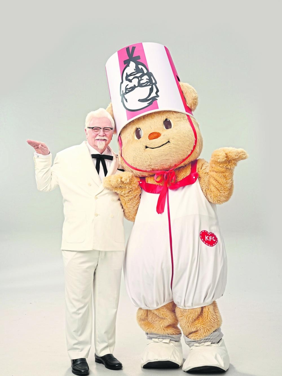 Colonel Sanders and Nong Noey