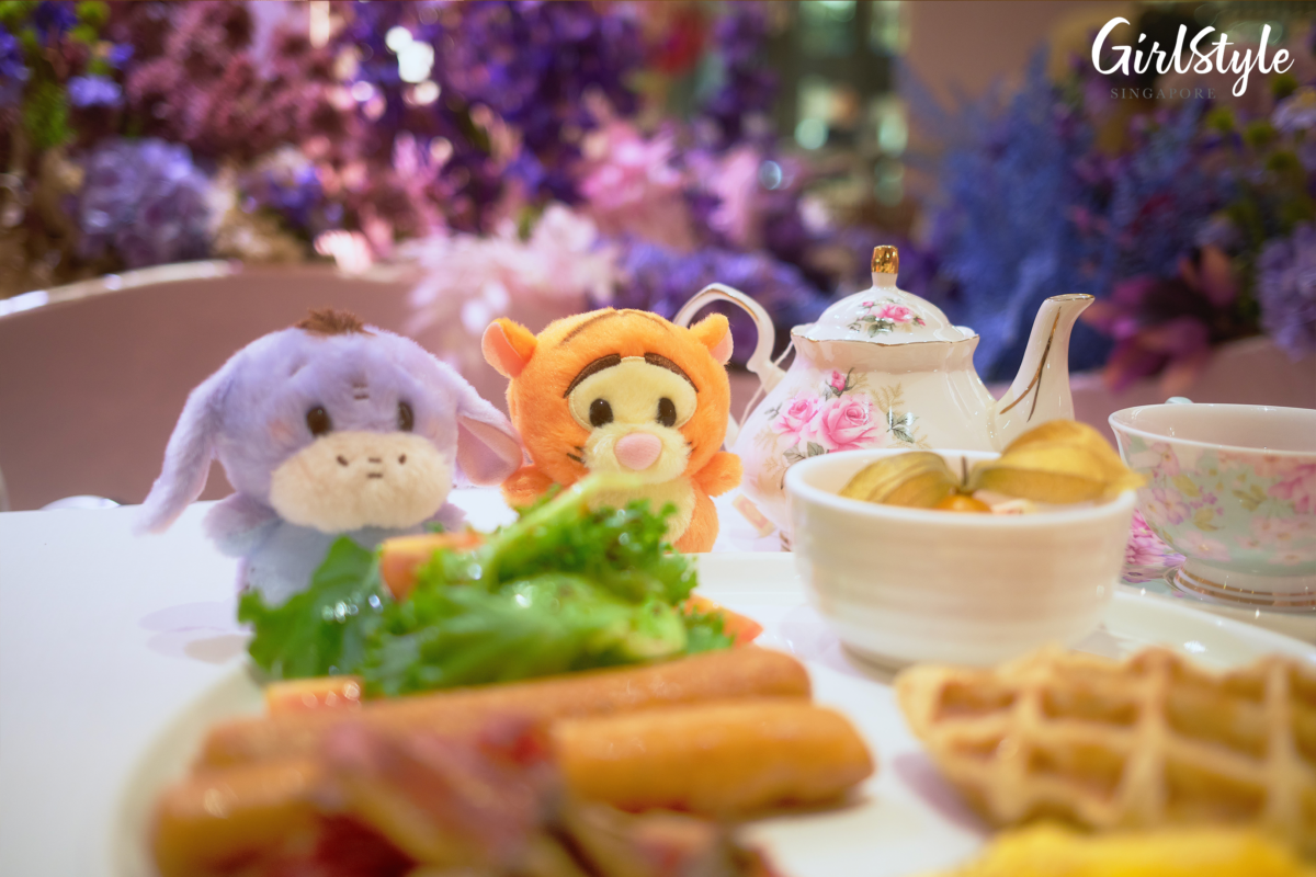 Eeyore Urupocha-chan Plush and Tigger Urupocha-chan Plush