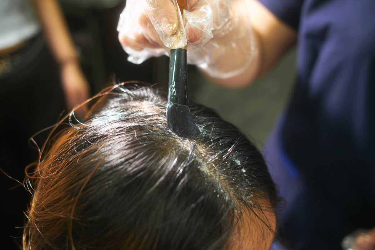 PH Regulator Masque applied on the scalp