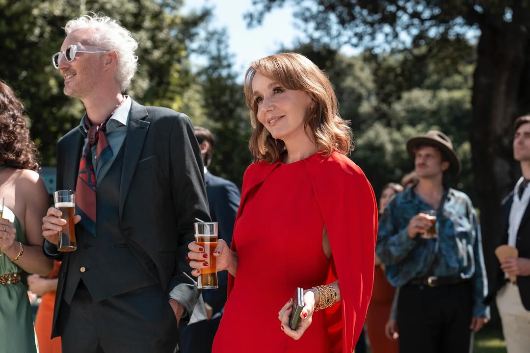 Bruno Gouery as Luc, Philippine Leroy-Beaulieu as Sylvie Grateau