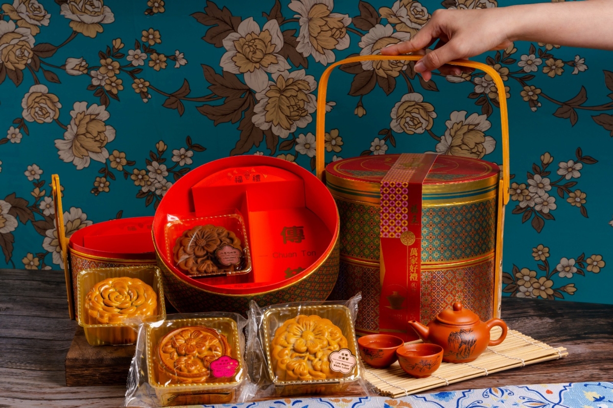 Mooncake + bak kwa bundle sets