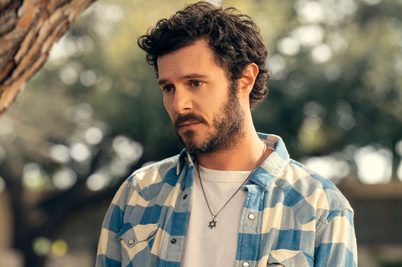 Adam Brody in 'Nobody Wants This' Season 2
