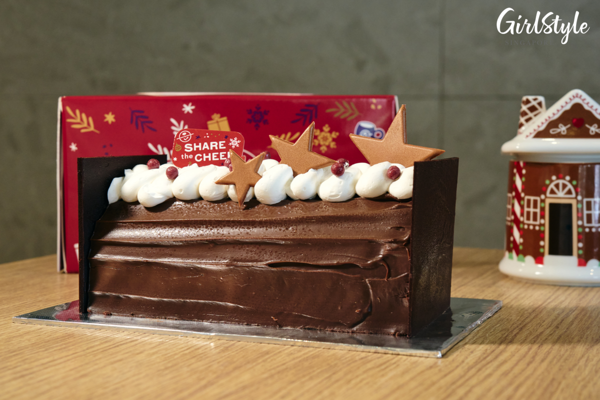 The Coffee Bean & Tea Leaf Raspberry Dark Chocolate Christmas Logcake