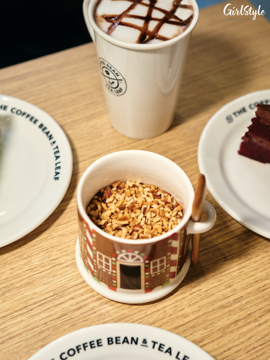 The Coffee Bean & Tea Leaf Gingerbread House Bakeware