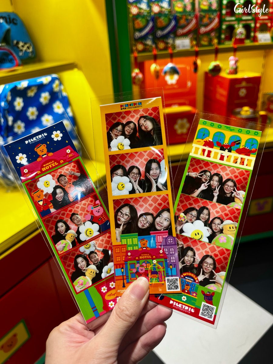 Wiggle Wiggle Christmas Photo Booth