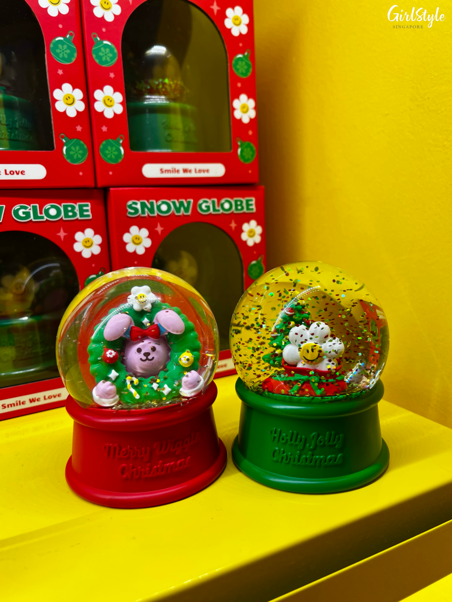 Wiggle Wiggle Snow Globe