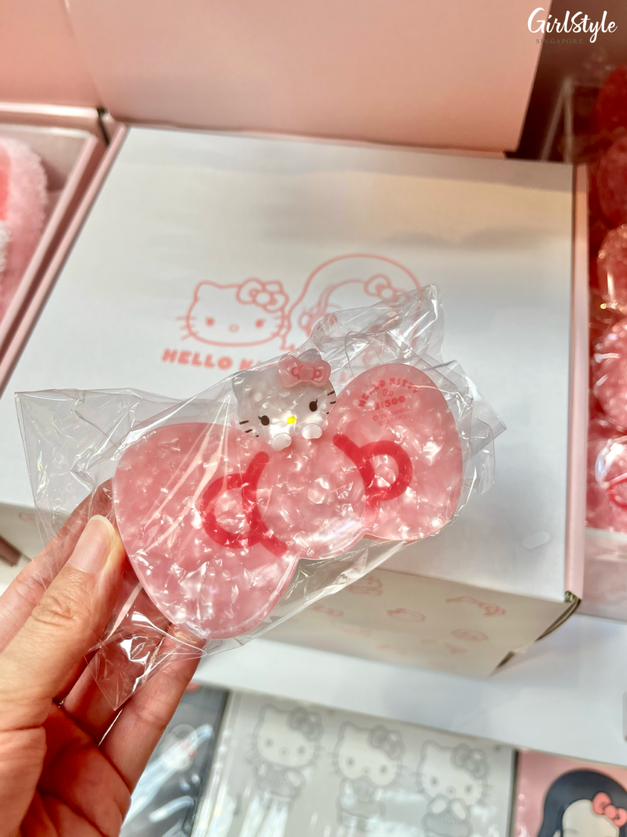 Hair Clip - Hello Kitty x JISOO pop up store in Singapore