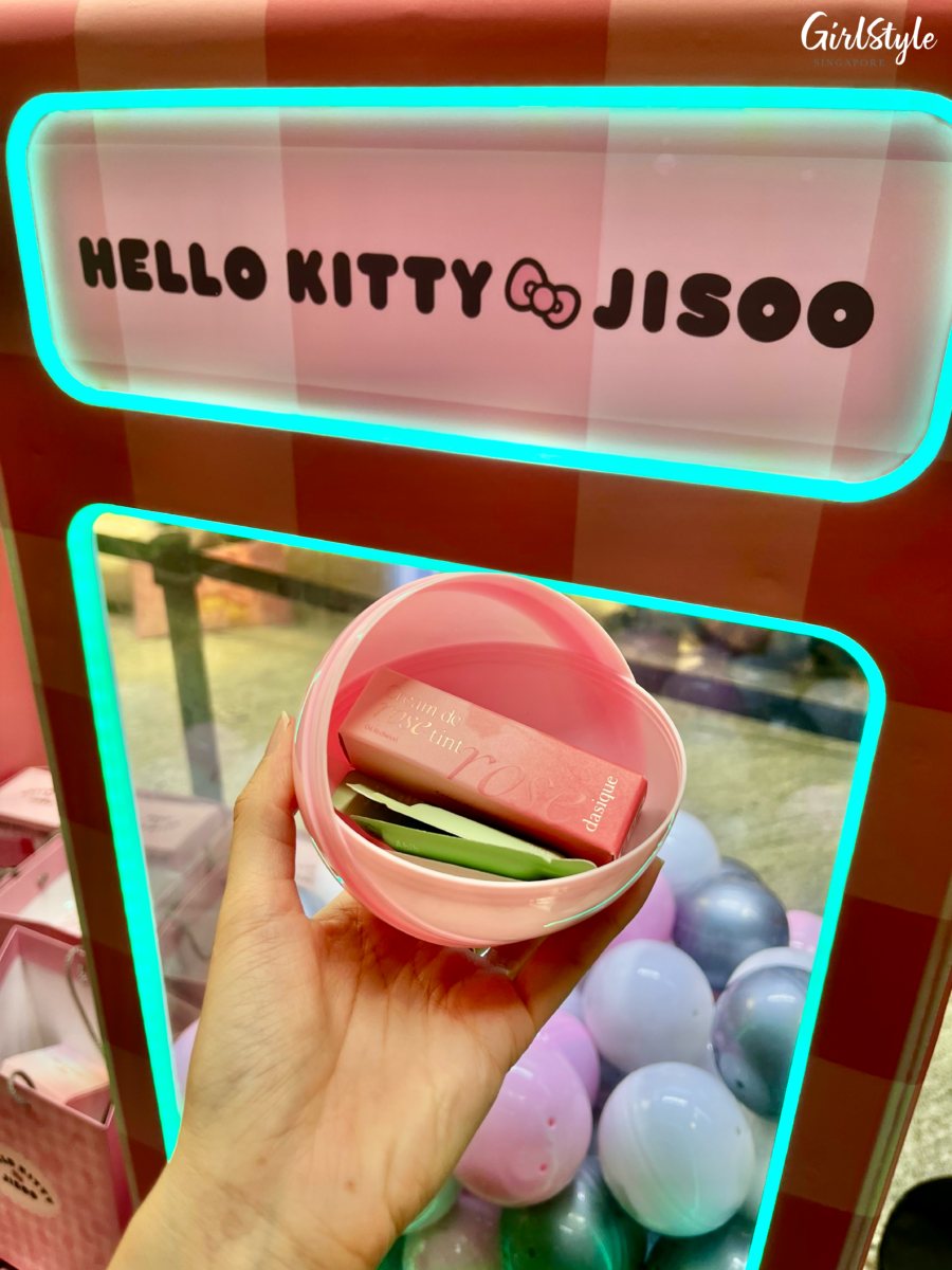 Hello Kitty x JISOO Gachapon