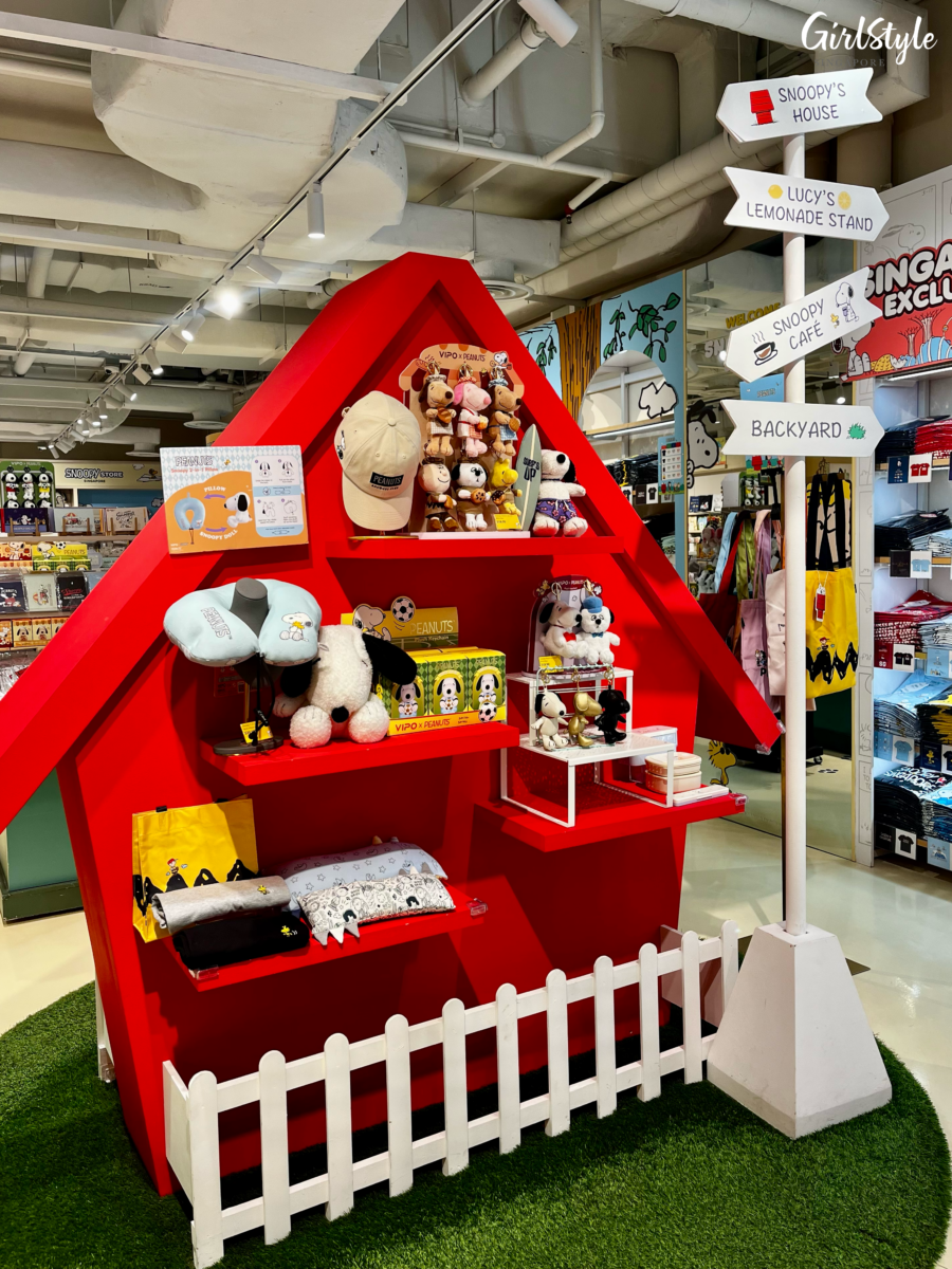 Snoopy Store at WEAVE