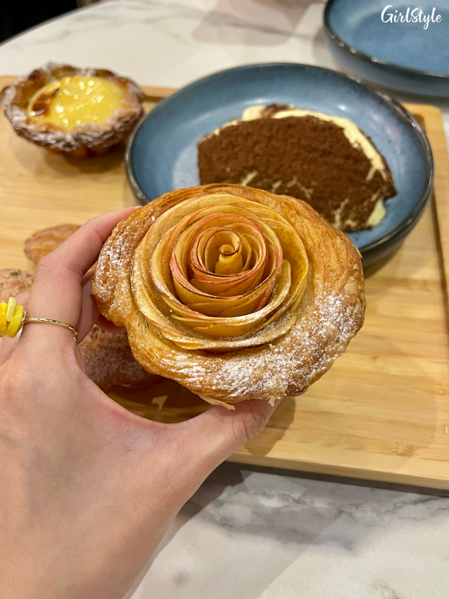 MIMMO Bakery Apple Croissant