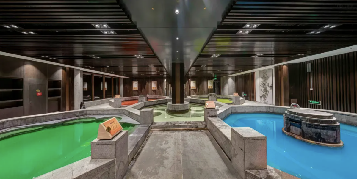 Various special hot spring pools