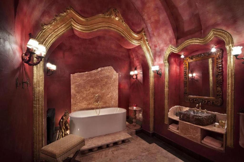 En-suite bathroom